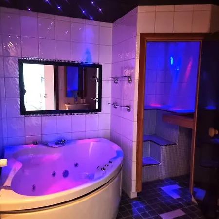 Im - With Private Jacuzzi And Sauna In The Heart Of *