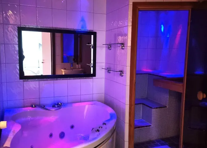 Im - With Private Jacuzzi And Sauna In The Heart Of *