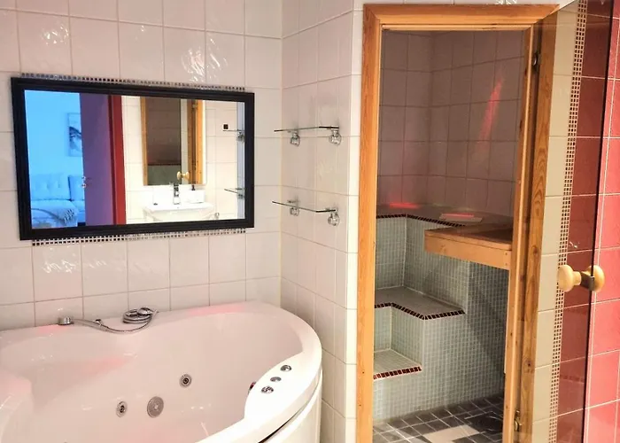 Im - With Private Jacuzzi And Sauna In The Heart Of