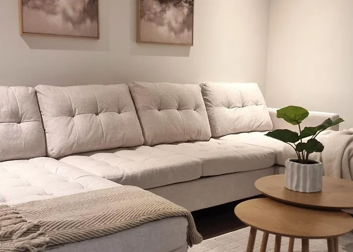 Huoneisto Im - With Private Jacuzzi And Sauna In The Heart Of